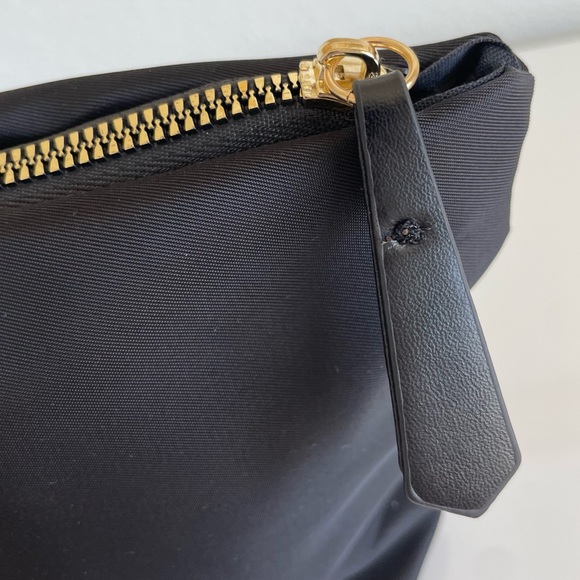 BURBERRY 💯 Authentic Cosmetic Zippered Pouch ☆ Priced to Sell 💲 - Picture 10 of 12